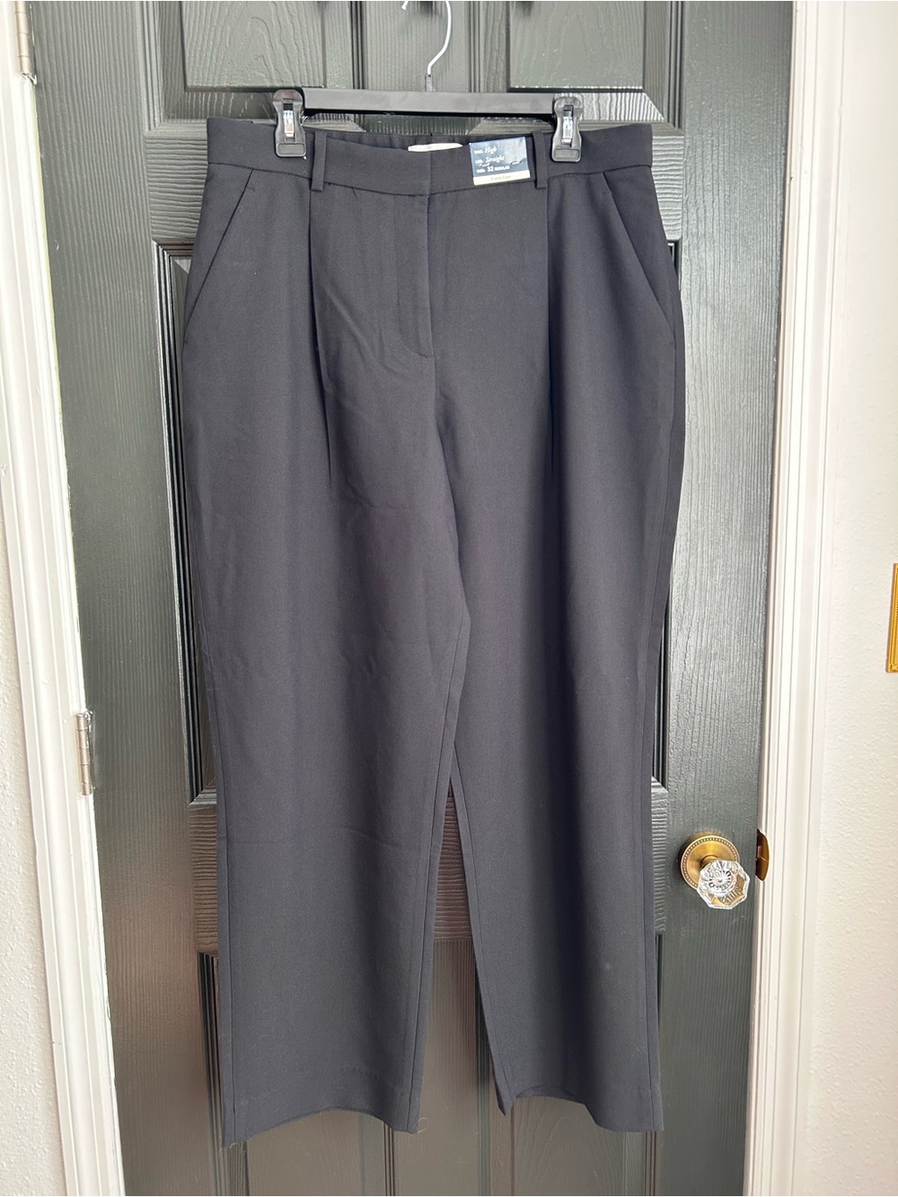 NWT Women’s Curve Love High-Waisted Straight Black Trousers